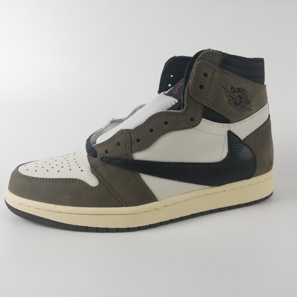 Athletic_Shoes